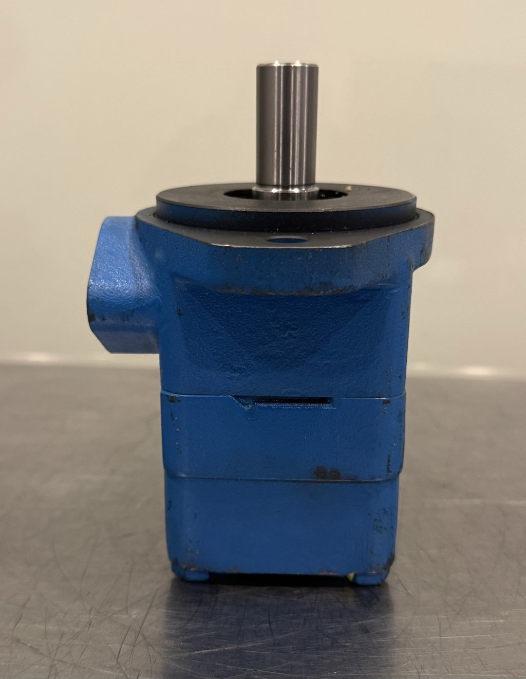 V101P7P1B20R Hydraulic Vane Pump For Vickers NEW! FREE SHIPPING!