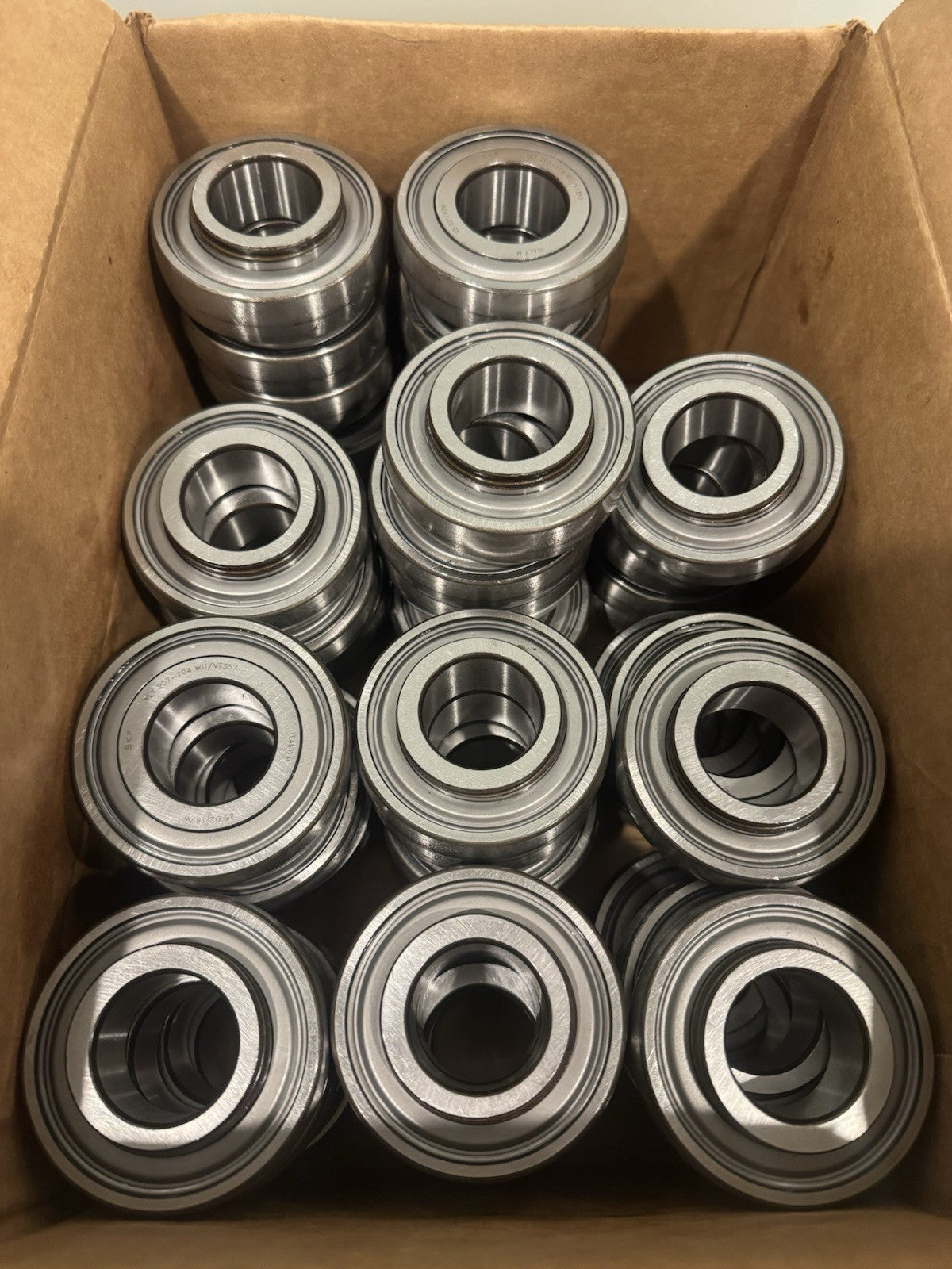 SKF YET 207-104 WU/VT357 Insert Bearing Genuine NEW! FREE SHIPPING!