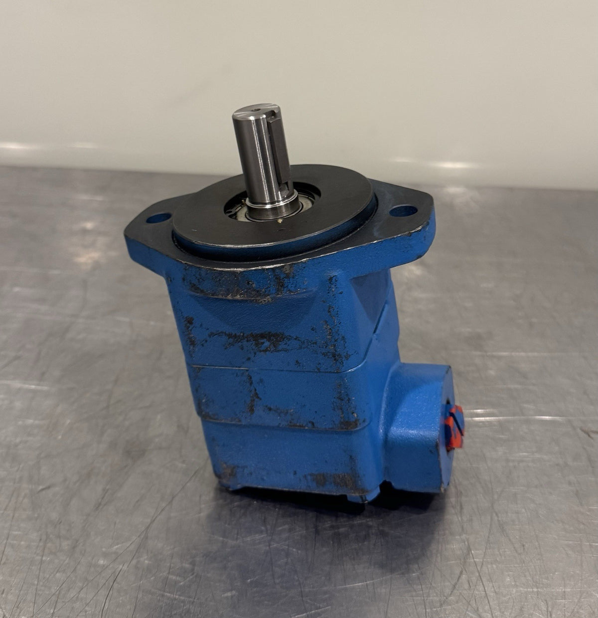 V101P7P1B20R Hydraulic Vane Pump For Vickers NEW! FREE SHIPPING!