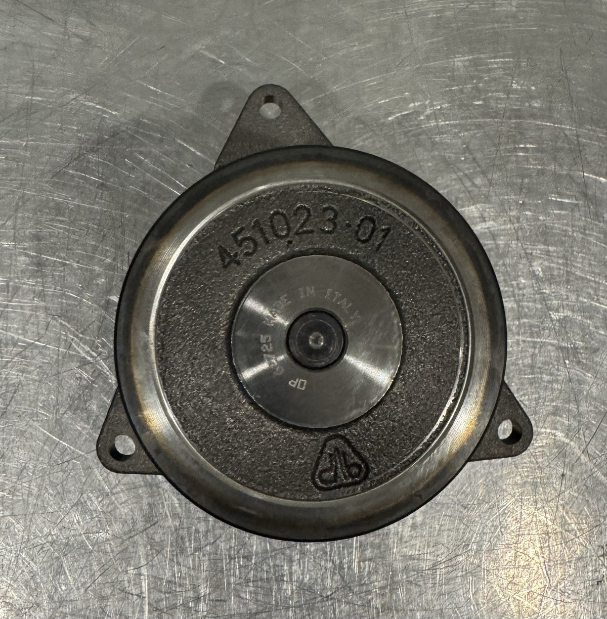 CNH 90380503 Engine Water Pump Genuine Case New Holland Case iH NEW IN BOX!