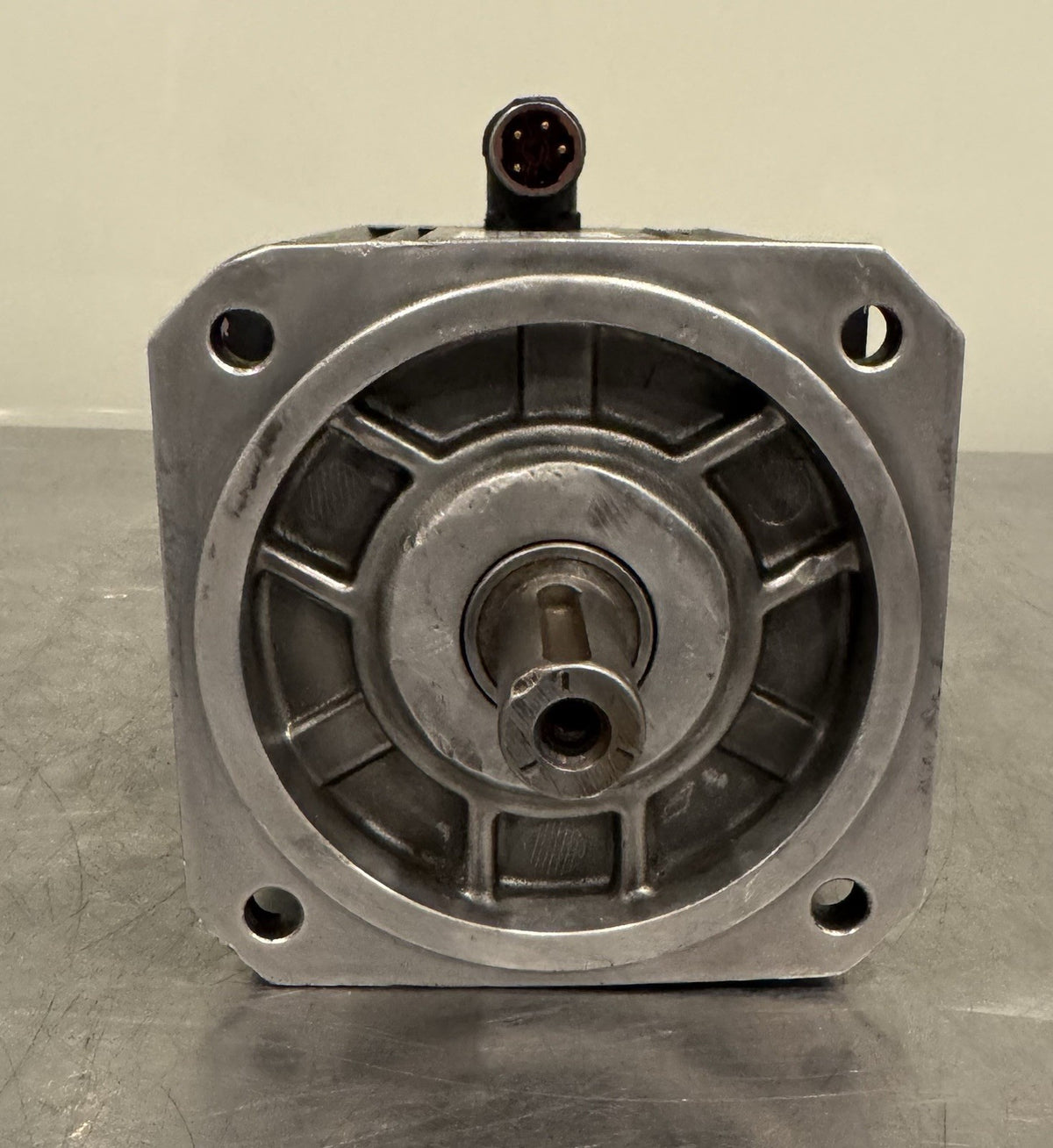 Lenze MDFKSRS071-03 Servo Motor Reman! NEW! Broken Plug! FREE SHIPPING!
