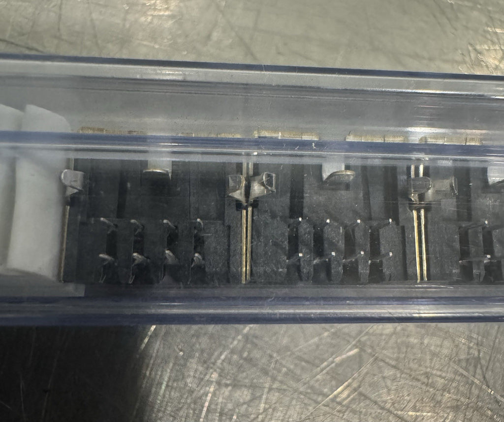 TE Connectivity 1658998-1 DIN Connectors Circular 40 PACK NEW! FREE SHIPPING!