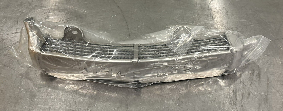 New Line Curved Radiator DENT NEW! FREE SHIPPING!