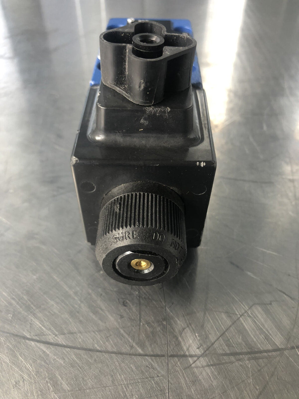 Rexroth R900906668 Bosch Hydraulic Solenoid Valve NEW!!! SHIPS FREE!!!