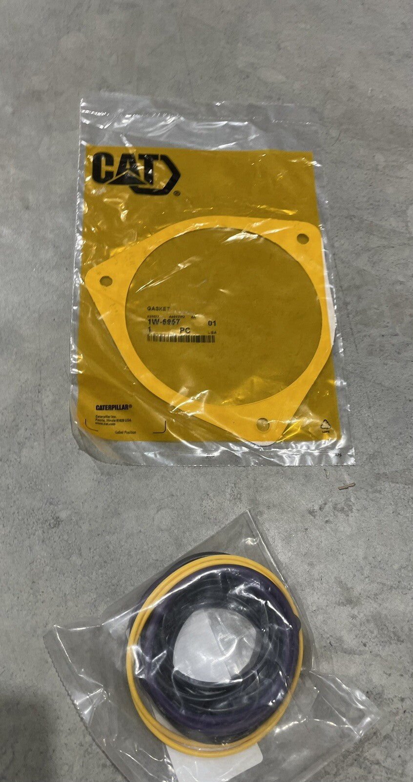 Caterpillar 289-9211 Gasket Set 2899211 MISSING IM7913 NEW IN BOX! FREE SHIPPING