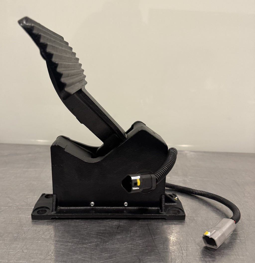 Caterpillar 486-3160 CAT Service Brake Pedal Genuine NEW! FREE SHIPPING!