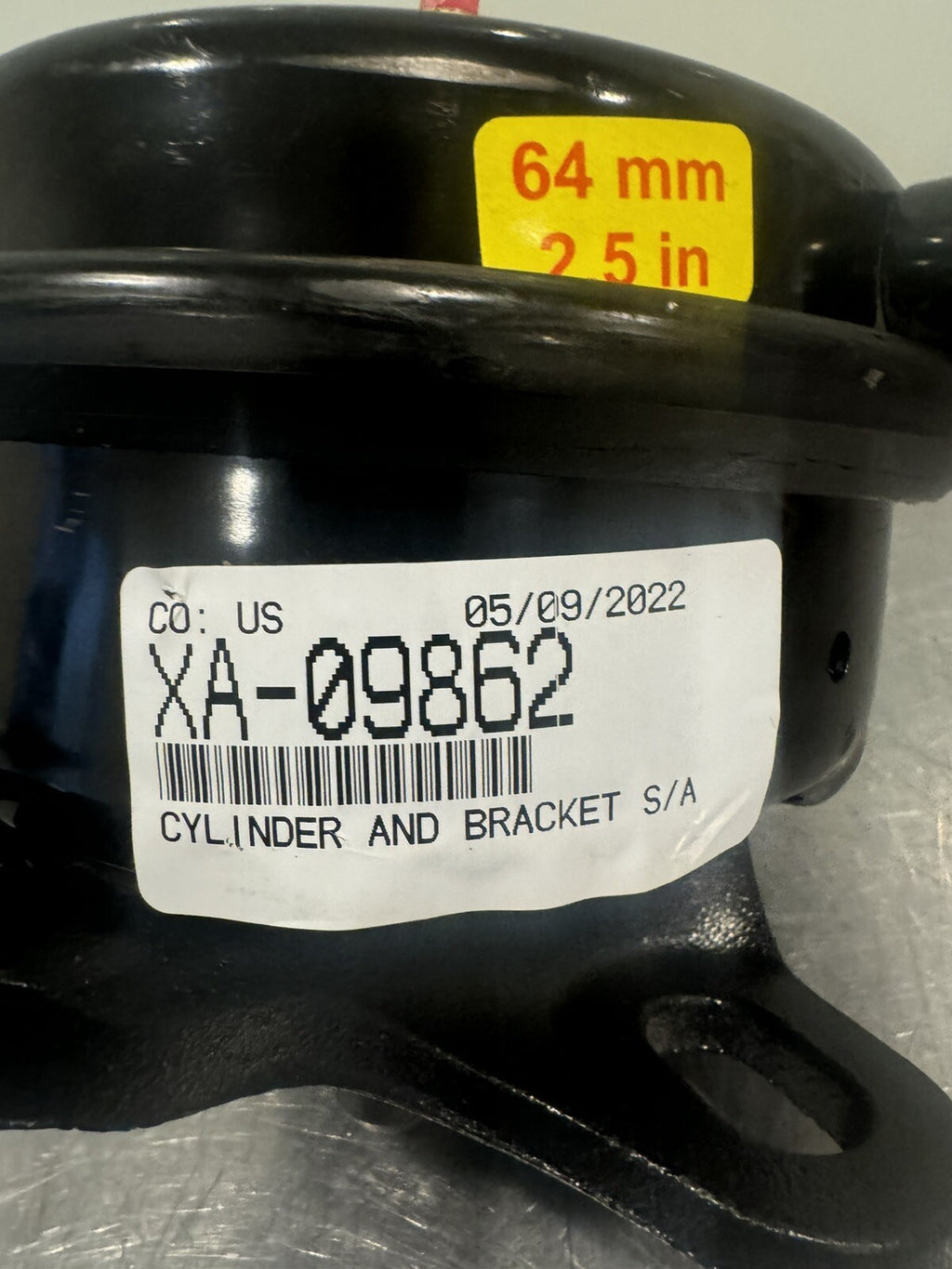 SAF-Holland XA-09862 Air Cylinder & Bracket ASSY NEW W/ TAGS! SHIPS FREE