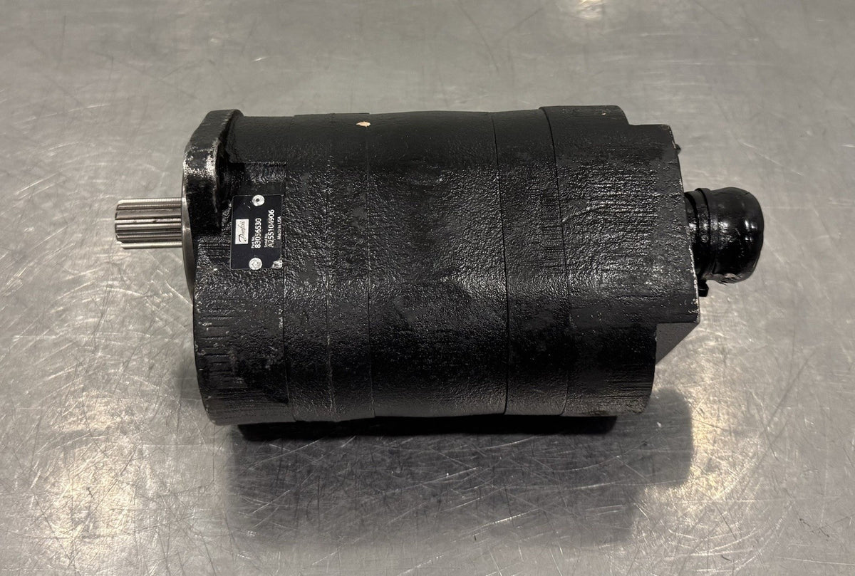 Danfoss 83056530 Gear Pump LH Dual Displacement Splined Shaft 2 Bolt NEW!
