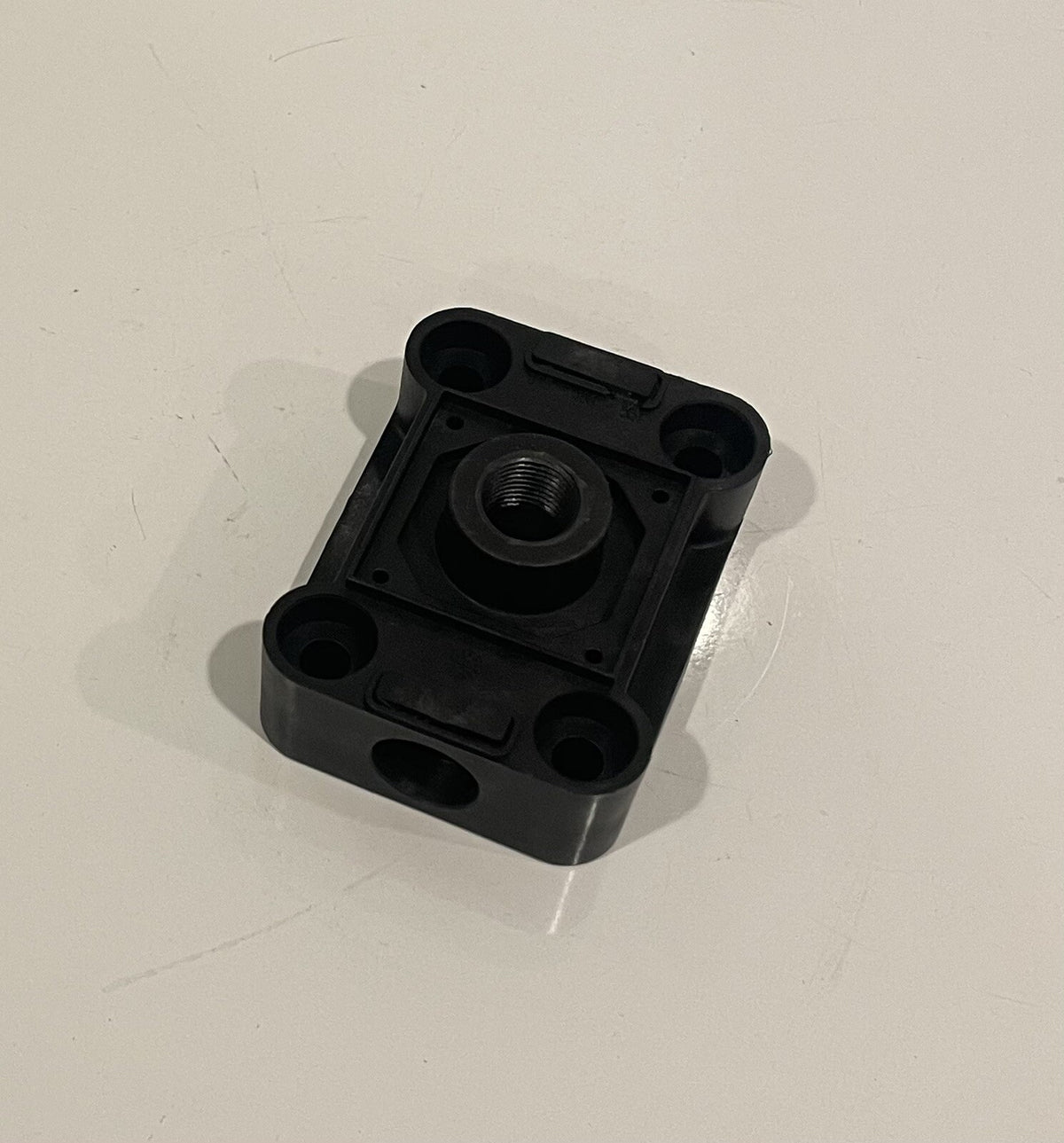 Warren Rupp 095-106-551 Sandpiper Main Air Valve Body S05/07/10 095.106.551 NEW!