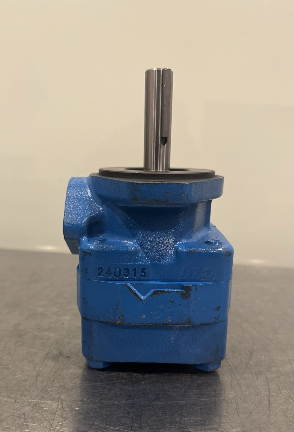 Fluidyne V201P11P1B11R Hydraulic Vane Pump NEW! FREE SHIPPING!