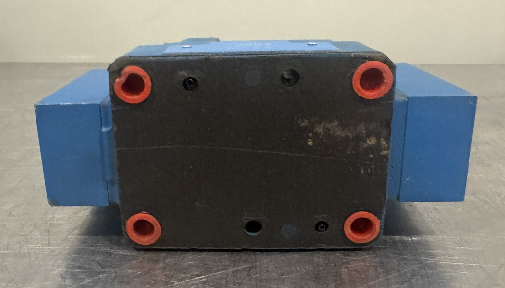 Vickers DG3V-7-0C-20 Pilot Operated Directional Valve NEW! FREE SHIPPING!