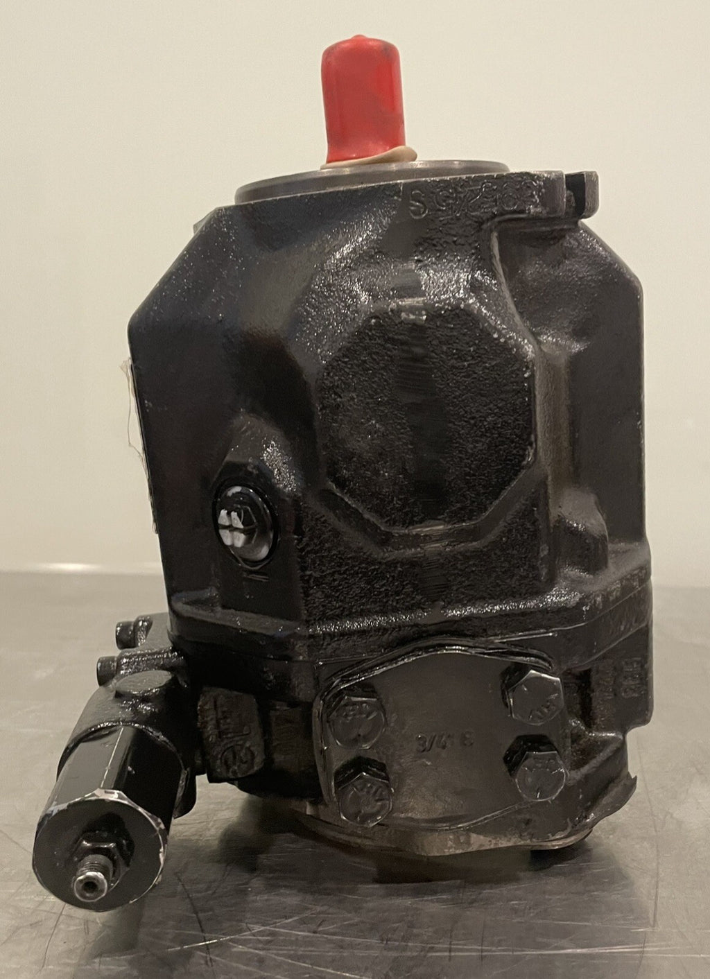 AA10VSO18DR1/31R-PKC62K01-S1749 Hydraulic Axial Piston Pump NEW! FREE SHIPPING!