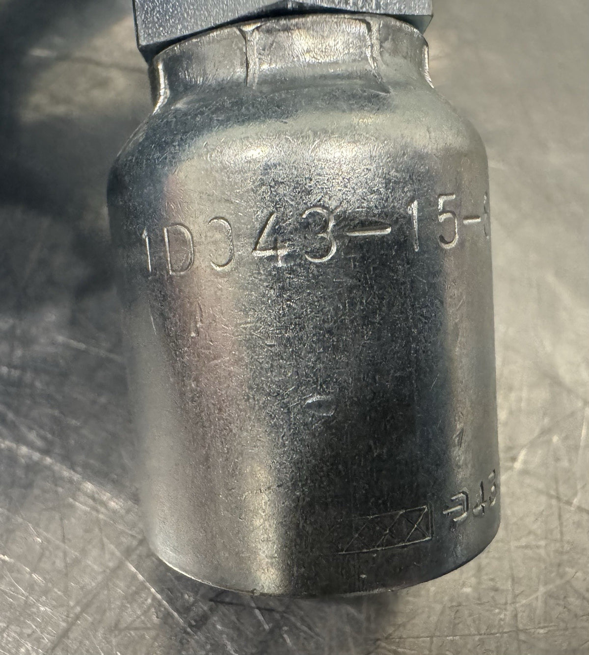 Parker 1D043-15-8 Hydraulic Hose Fitting Crimp Style Male NEW! FREE SHIPPING!