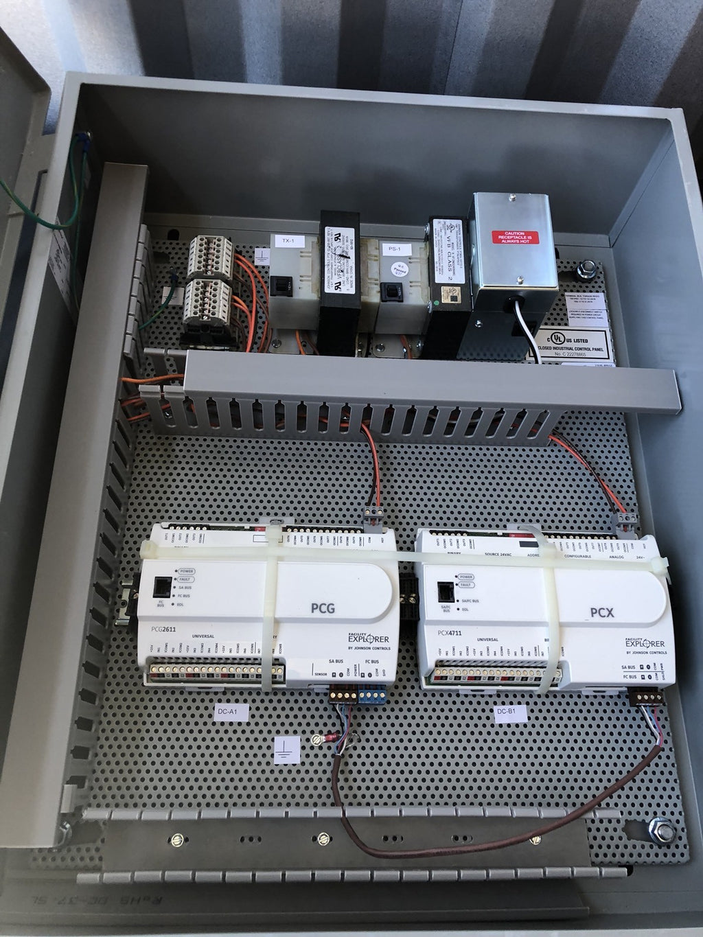 Johnson Controls PAYBZD002AH0 Energy Equipment Control Panel Enclosure NEW