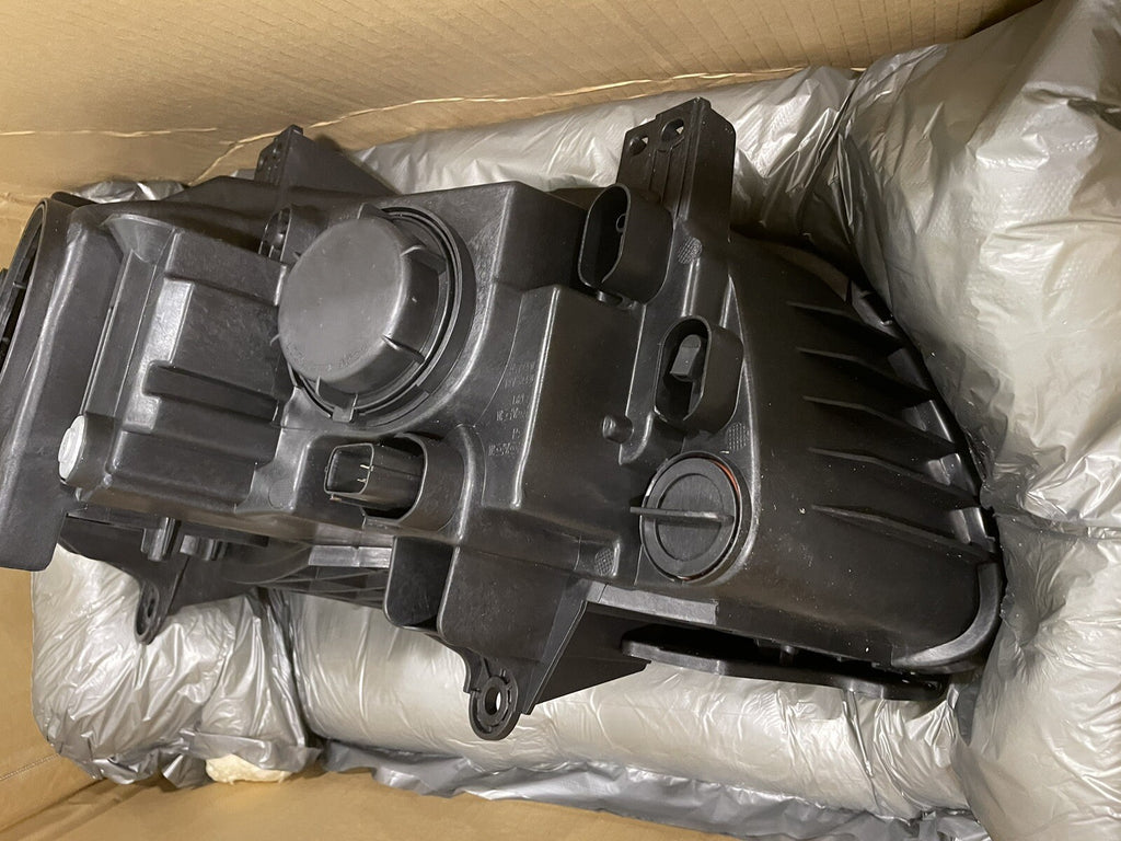 TYC 20-9300-00 Headlight For Chrysler 300 Left Driver LH NEW IN BOX!