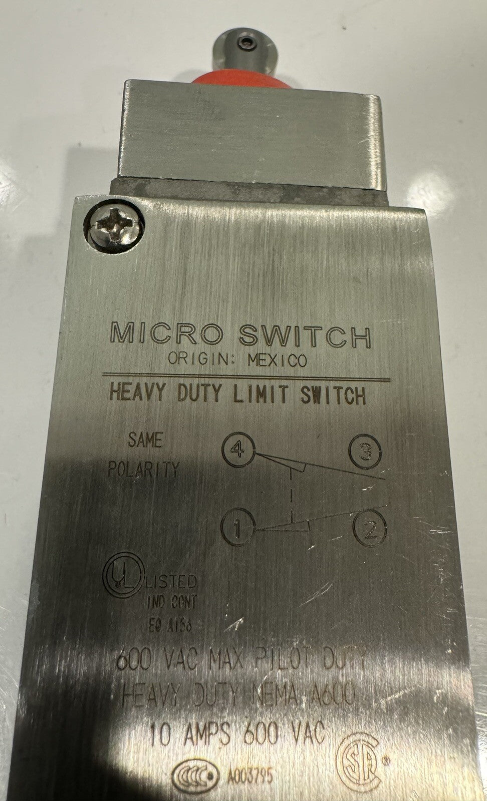 Honeywell LS2YDB4K Limit Switch Top Roller Micro switch NEW IN BOX!