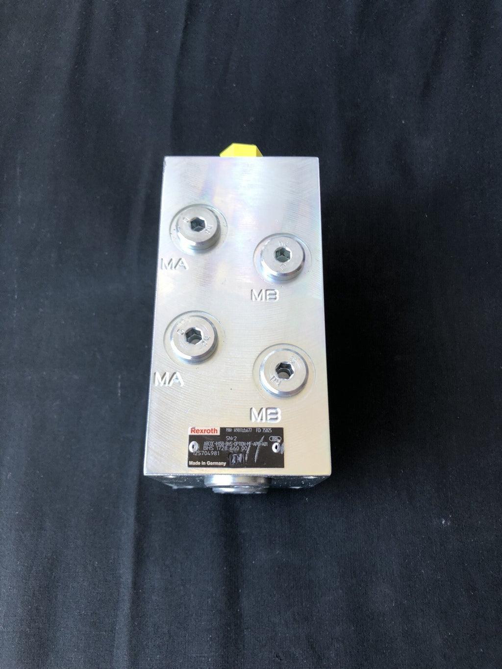 Rexroth R901135677 Hydraulic External Gear Pump NEW!!! FREE SHIPPING!!!