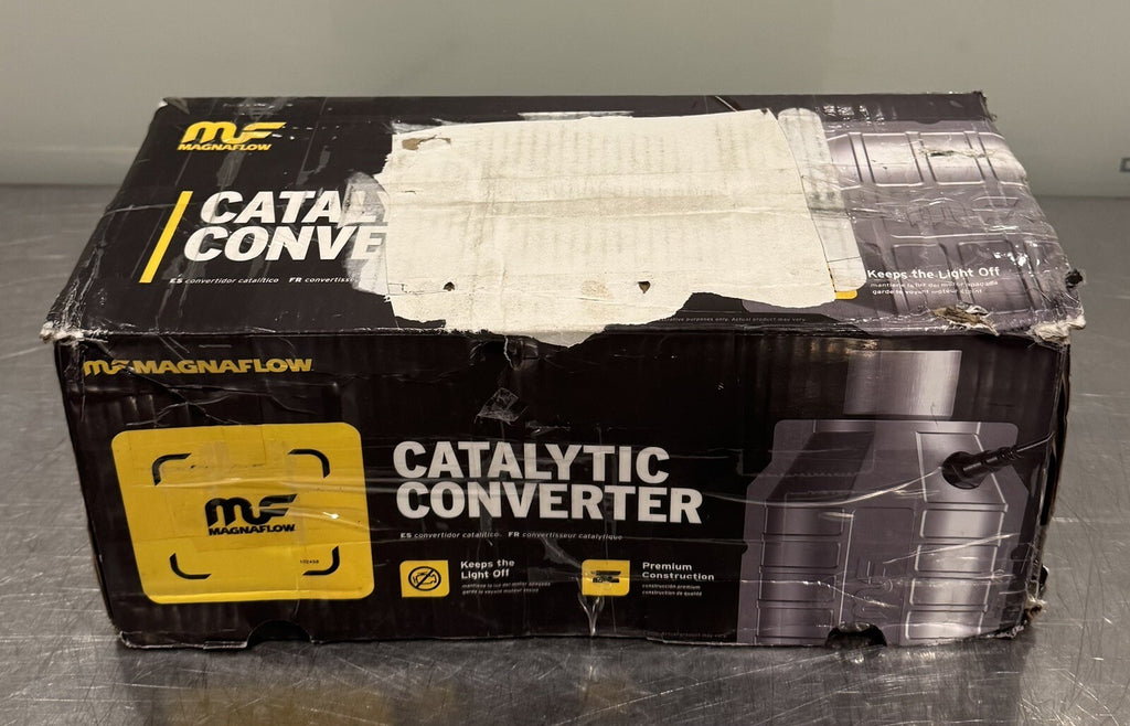 Magnaflow 5582740 Manifold Catalytic Converter CARB Compliant NEW IN BOX!