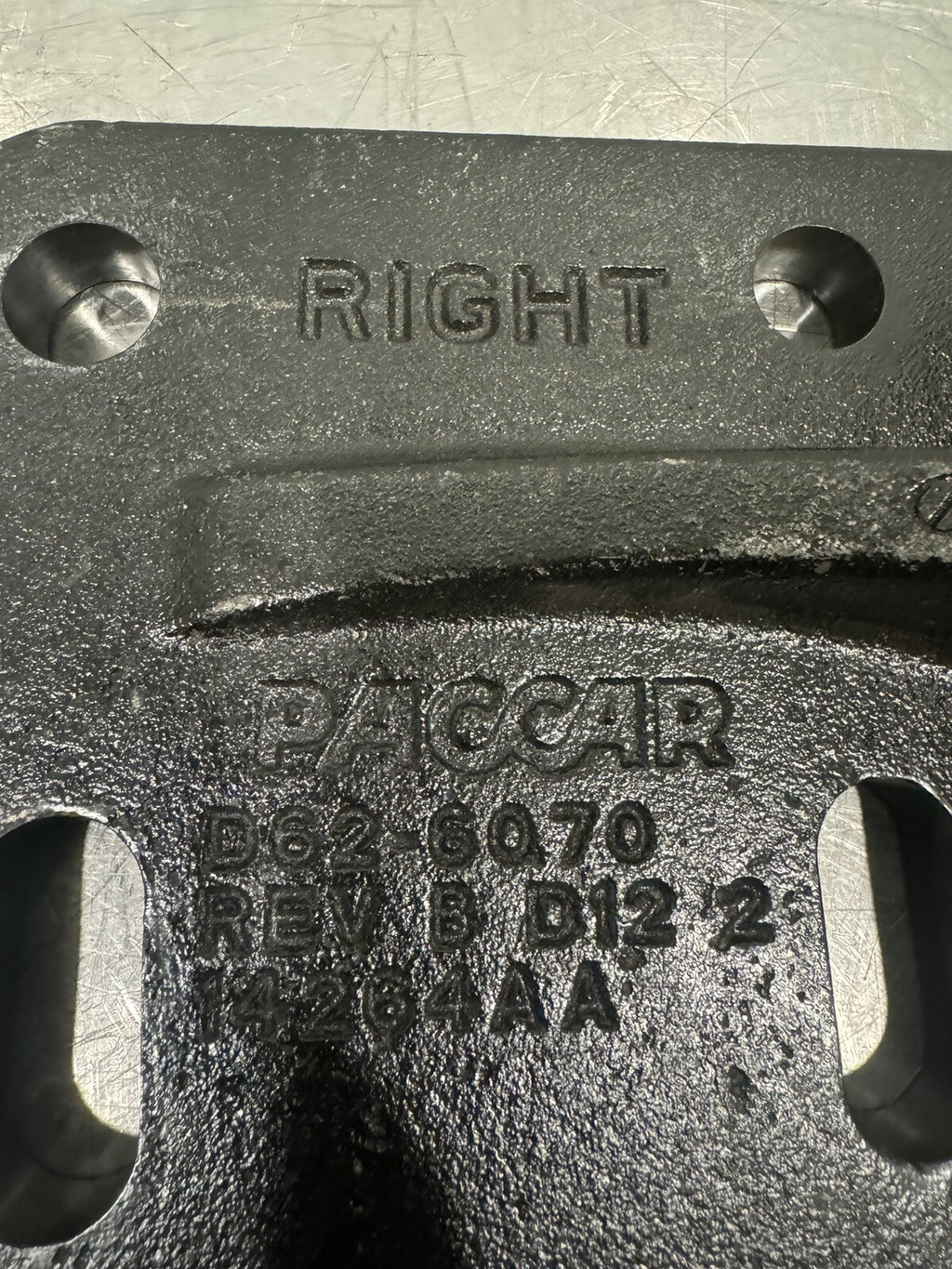 Paccar D62-6070 Engine Mount Bracket Support NEW! FREE SHIPPING!