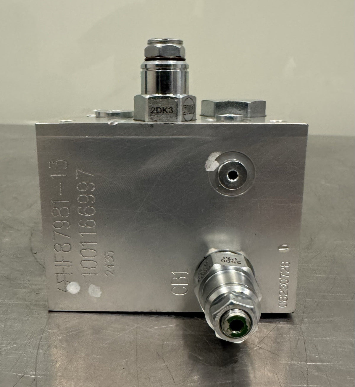 JLG 1001166997 Manifold Block Hydraulic NEW! FREE SHIPPING!