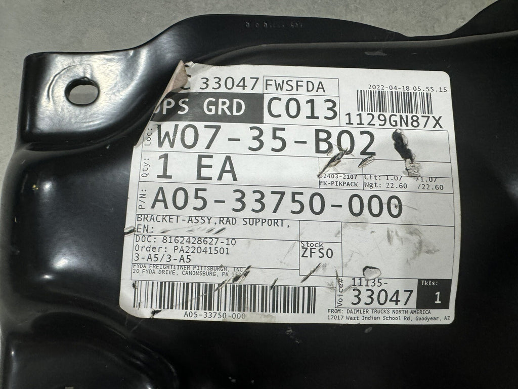 A05-33750-000 Radiator Support Bracket For Freightliner NEW! FREE SHIPPING!