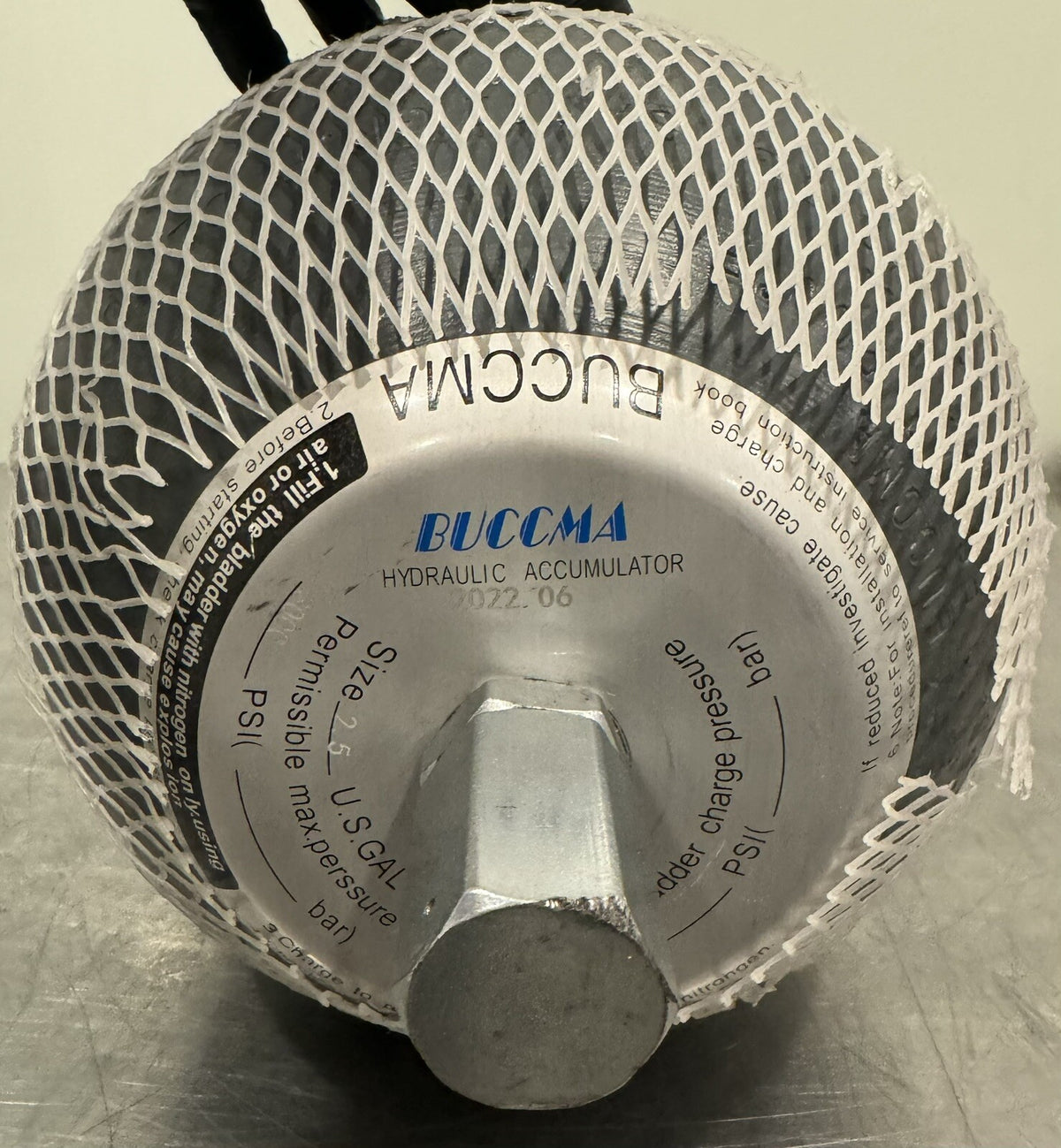 Buccma AC-S-2.5G/30-G-Y Hydraulic Accumulator 2.5Gal 3000 PSI NEW! FREE SHIPPING