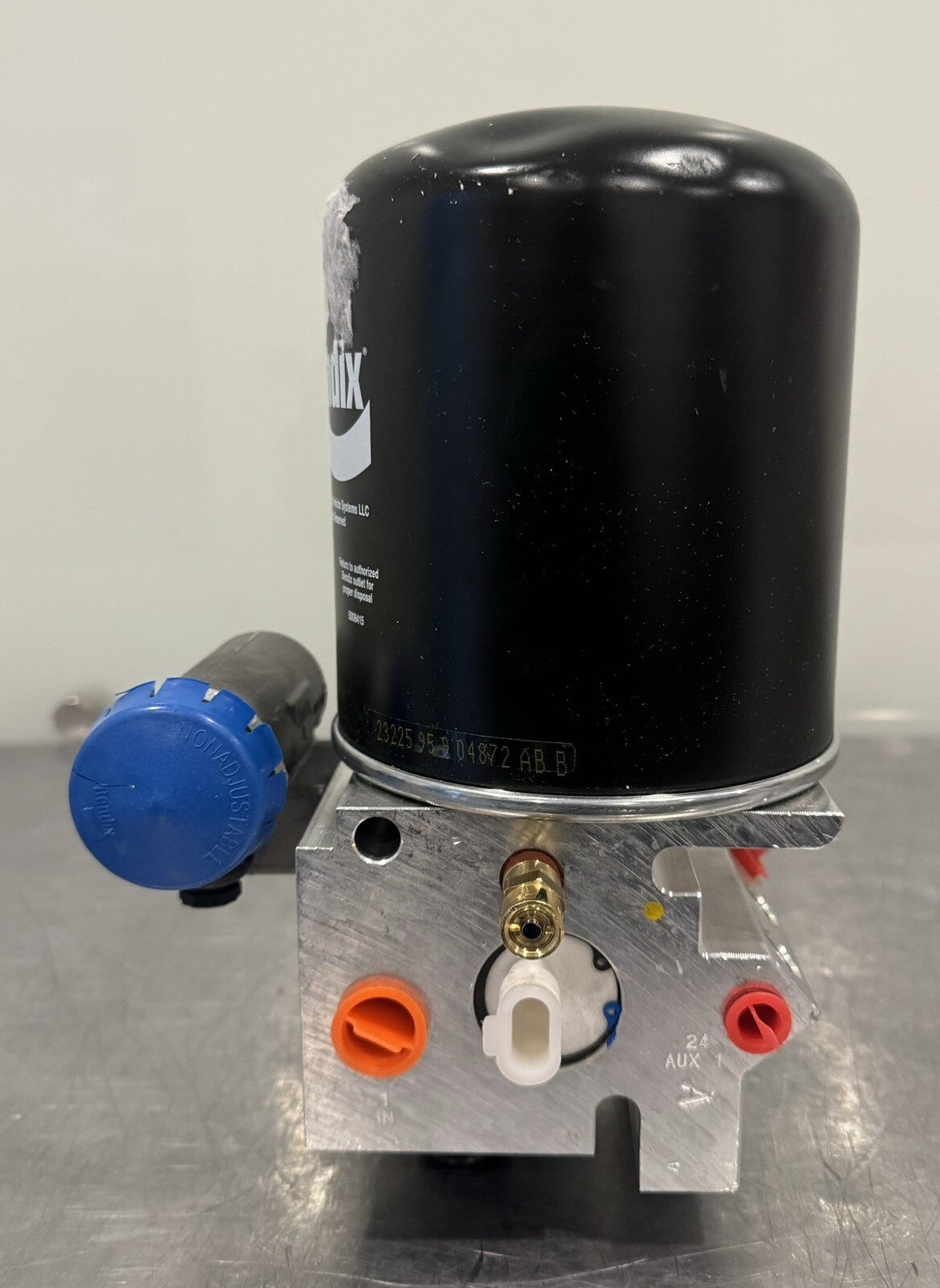 Bendix 7819958 Air Dryer Genuine AD-IS NEW! FREE SHIPPING!