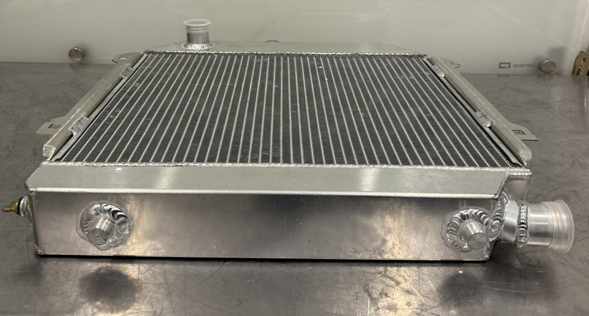 BWR320I Radiator Aluminum NEW IN BOX! FREE SHIPPING!