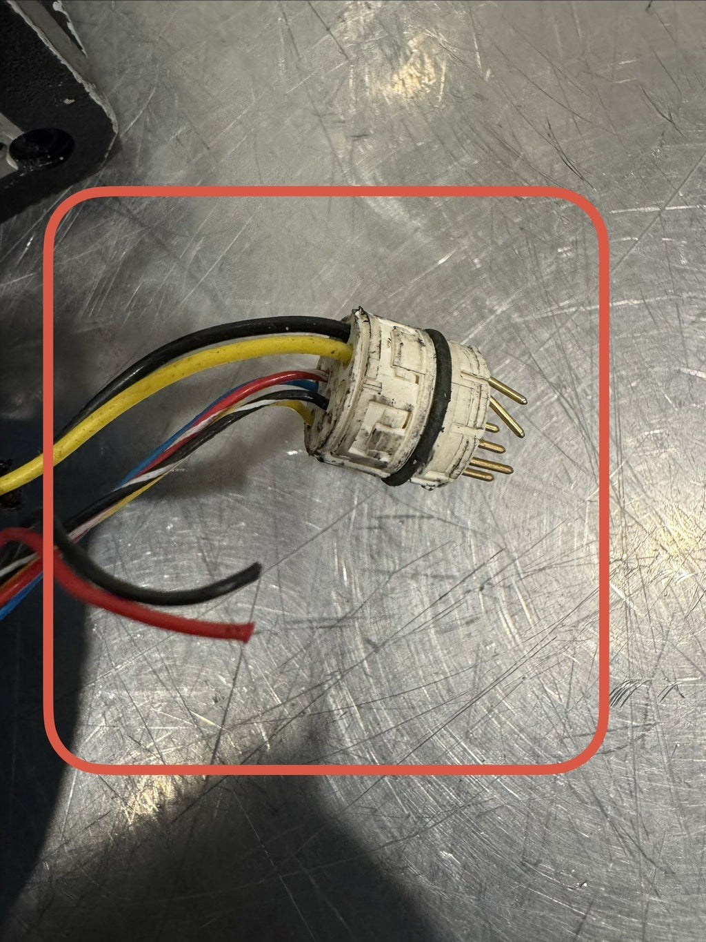 Lenze MDFKSRS071-03 Servo Motor Reman! NEW! Broken Plug! FREE SHIPPING!
