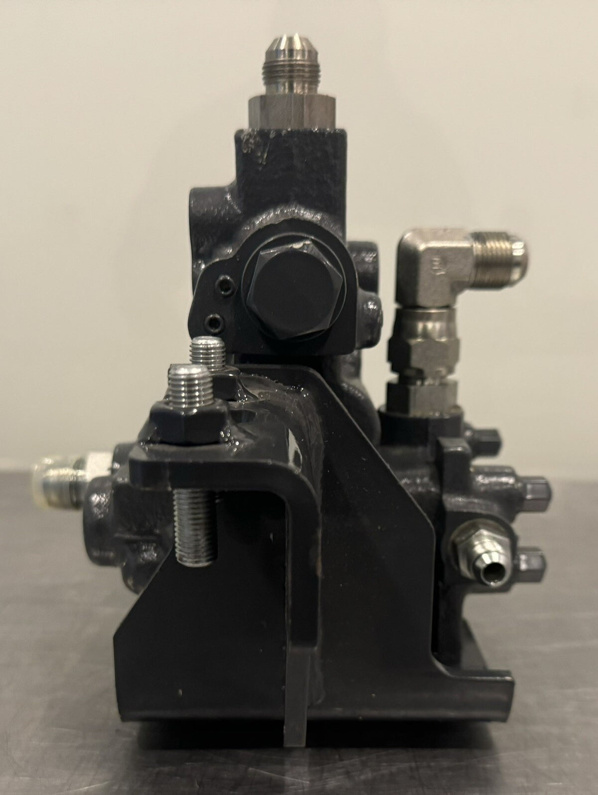 7J441-7818 Kubota Loader Hydraulic Valve NEW! FREE SHIPPING!