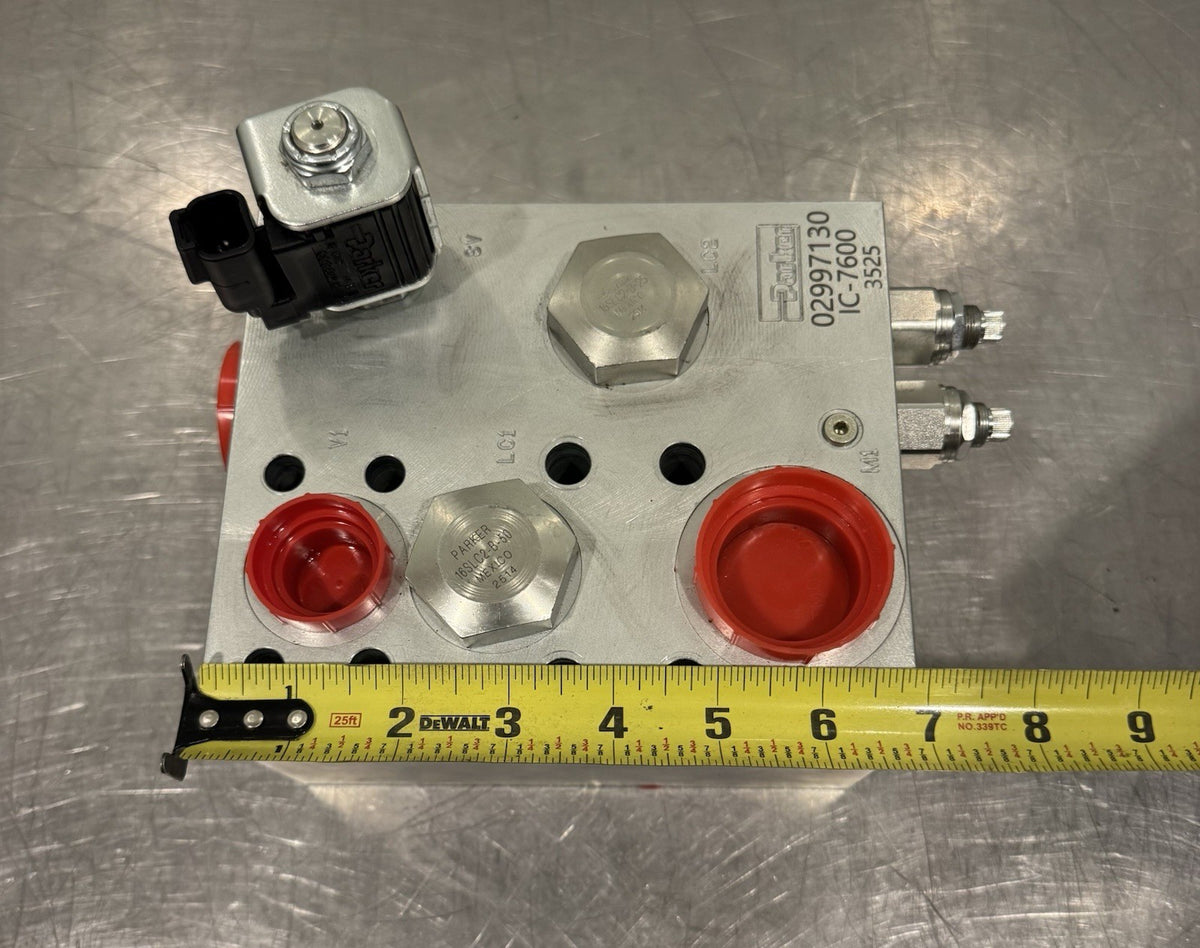 Parker 02997130 Hydraulic Control Valve Manifold IC-7600 NEW! SHIPS FREE!