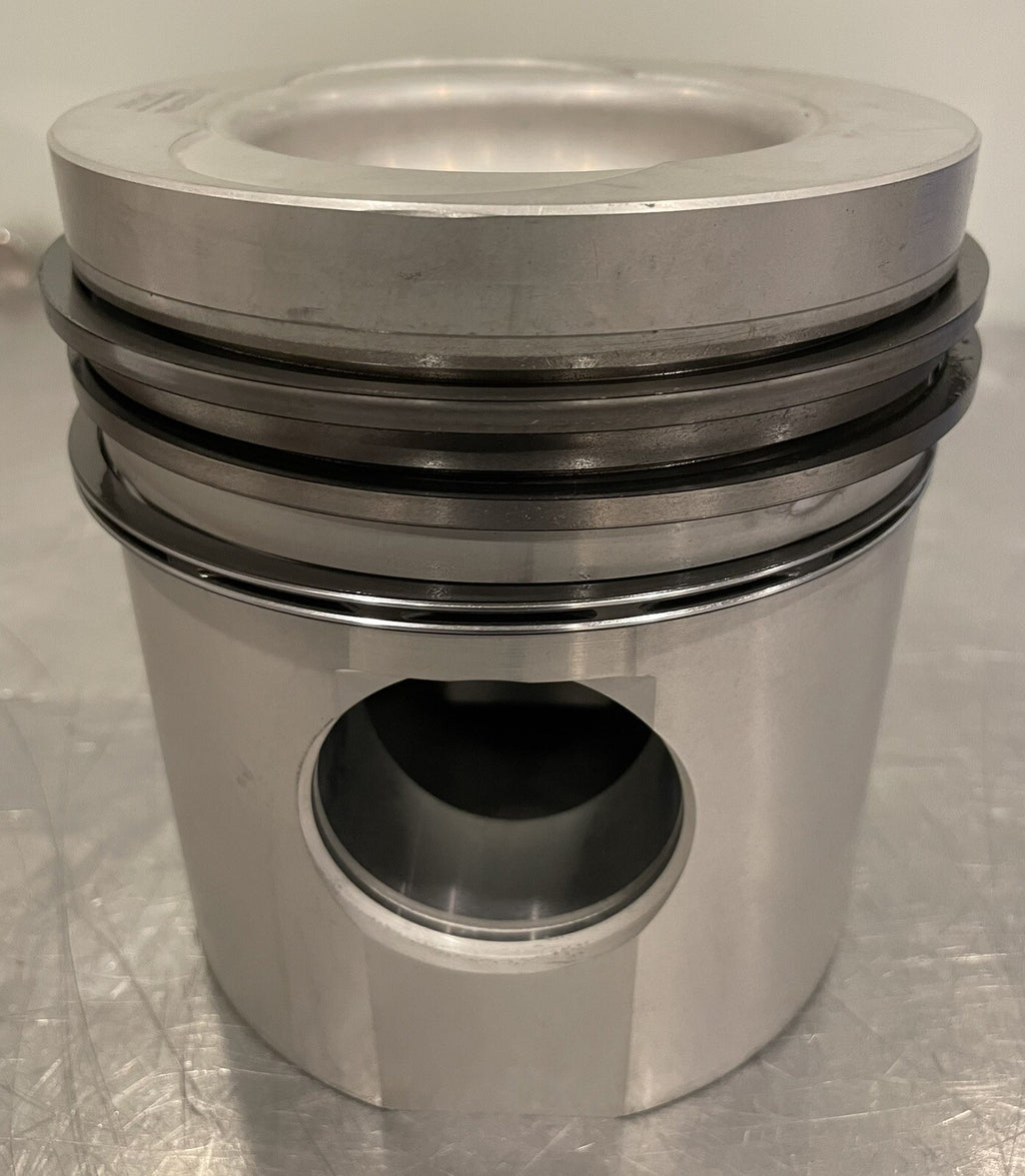 RE42231 Piston And Liner Kit For John Deere JD NEW! FREE SHIPPING!