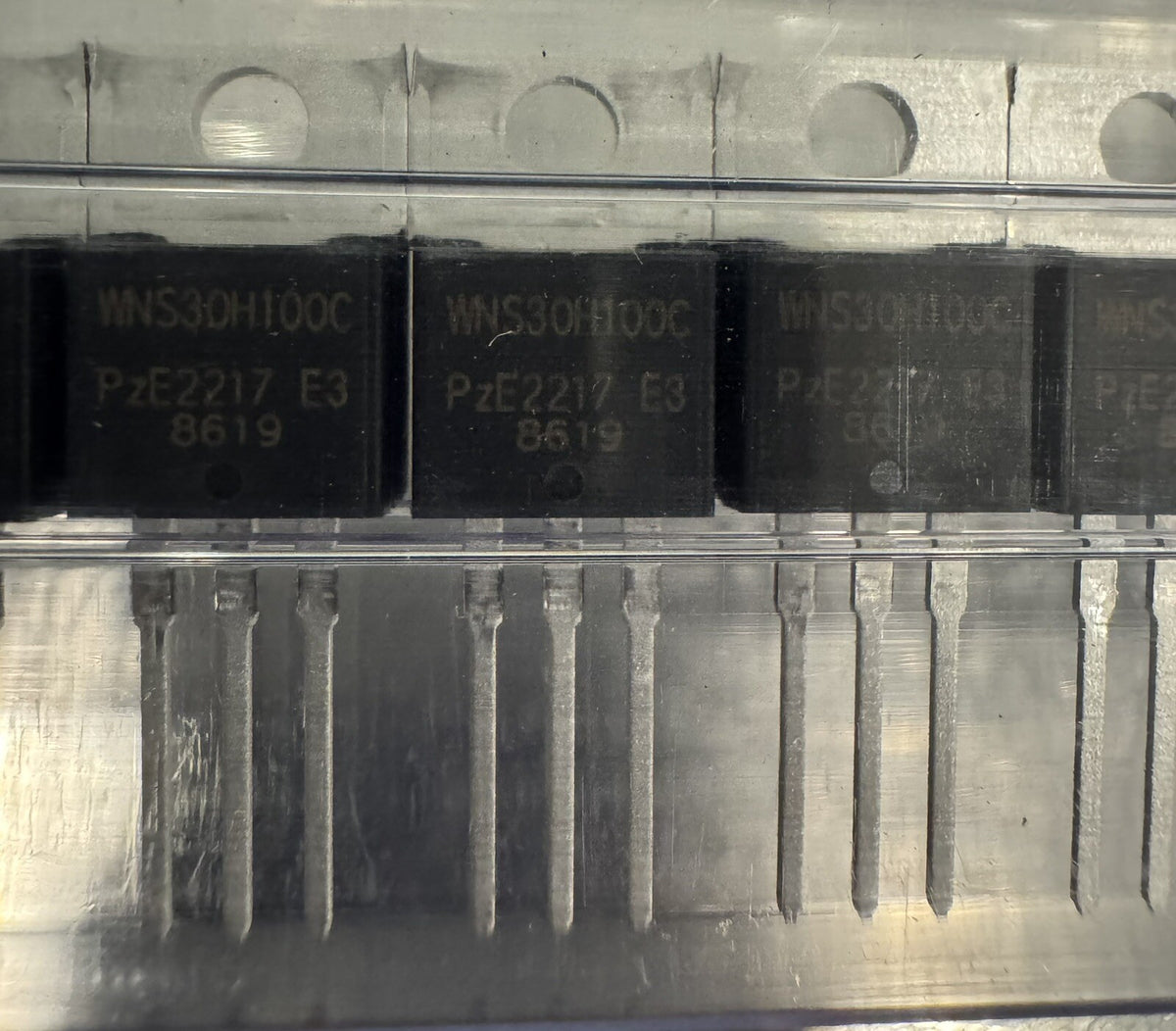 WNS30H100C WeEn Semiconductors 100V 15A PACK OF 50 NEW! FREE SHIPPING!