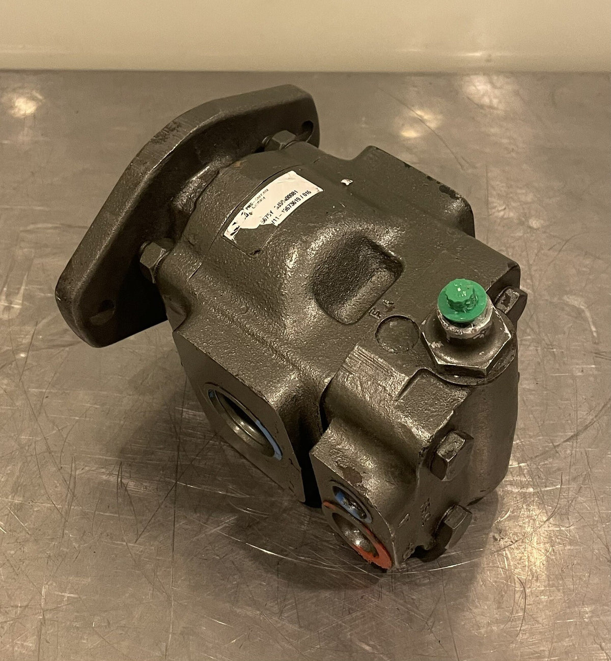 Parker 3359400081 Hydraulic Gear Pump Forklift Pump NEW! FREE SHIPPING!