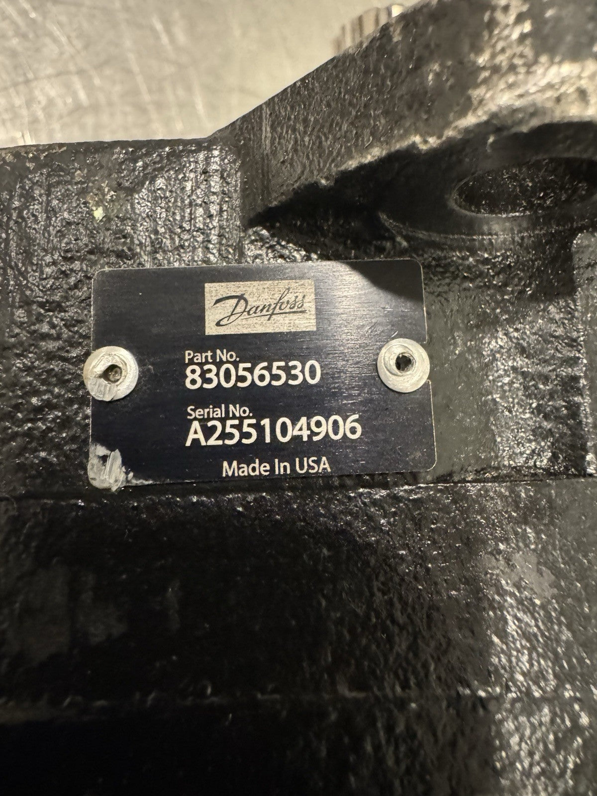 Danfoss 83056530 Gear Pump LH Dual Displacement Splined Shaft 2 Bolt NEW!