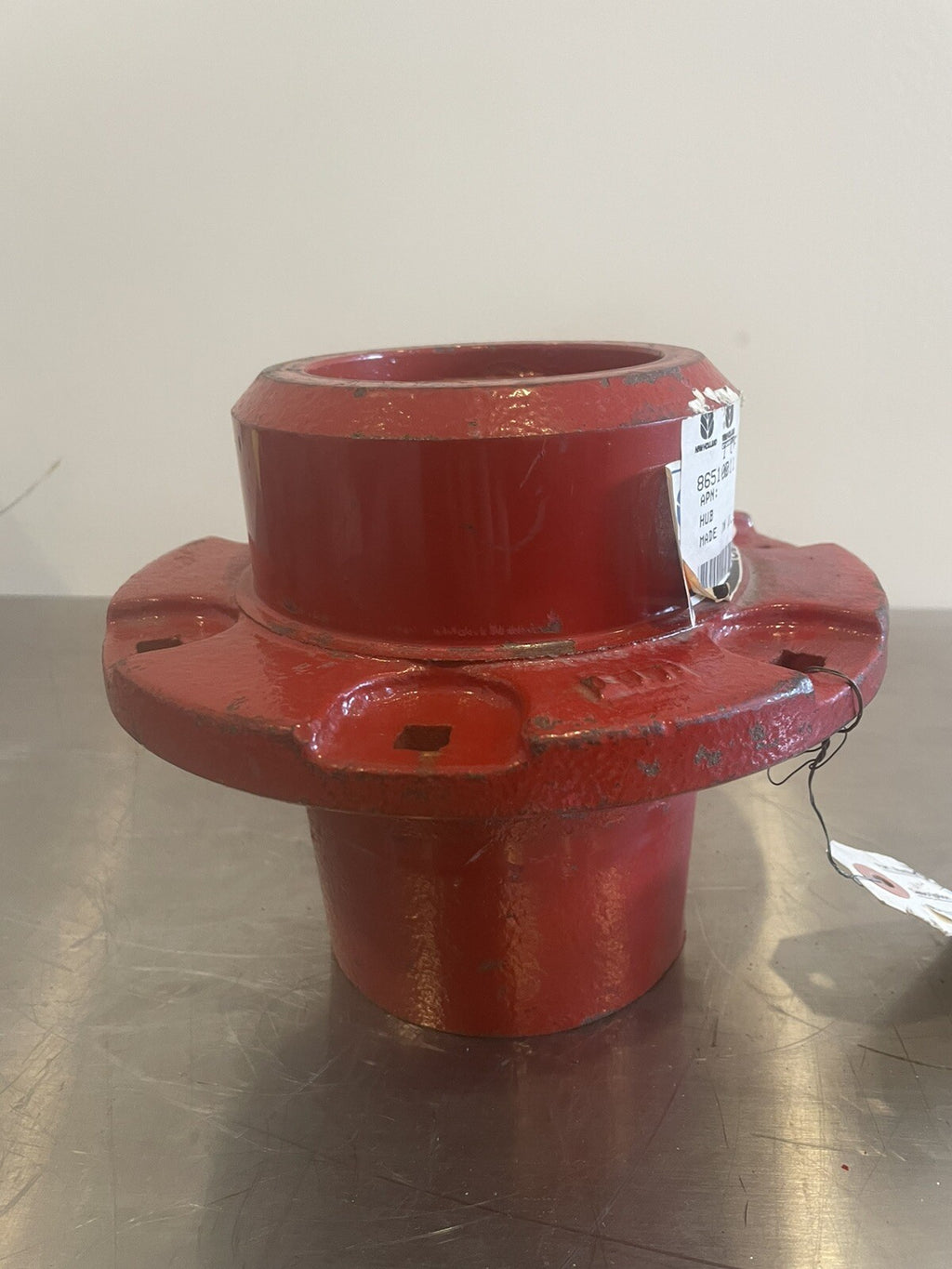 CNH 86510011 Hub Assy Red Case New Holland NEW! FREE SHIPPING!