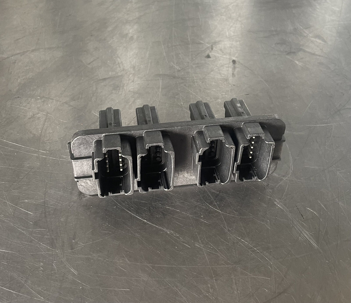 DT13-24PAB-R015 Automotive Connector Wire to Board NEW! FREE SHIPPING!