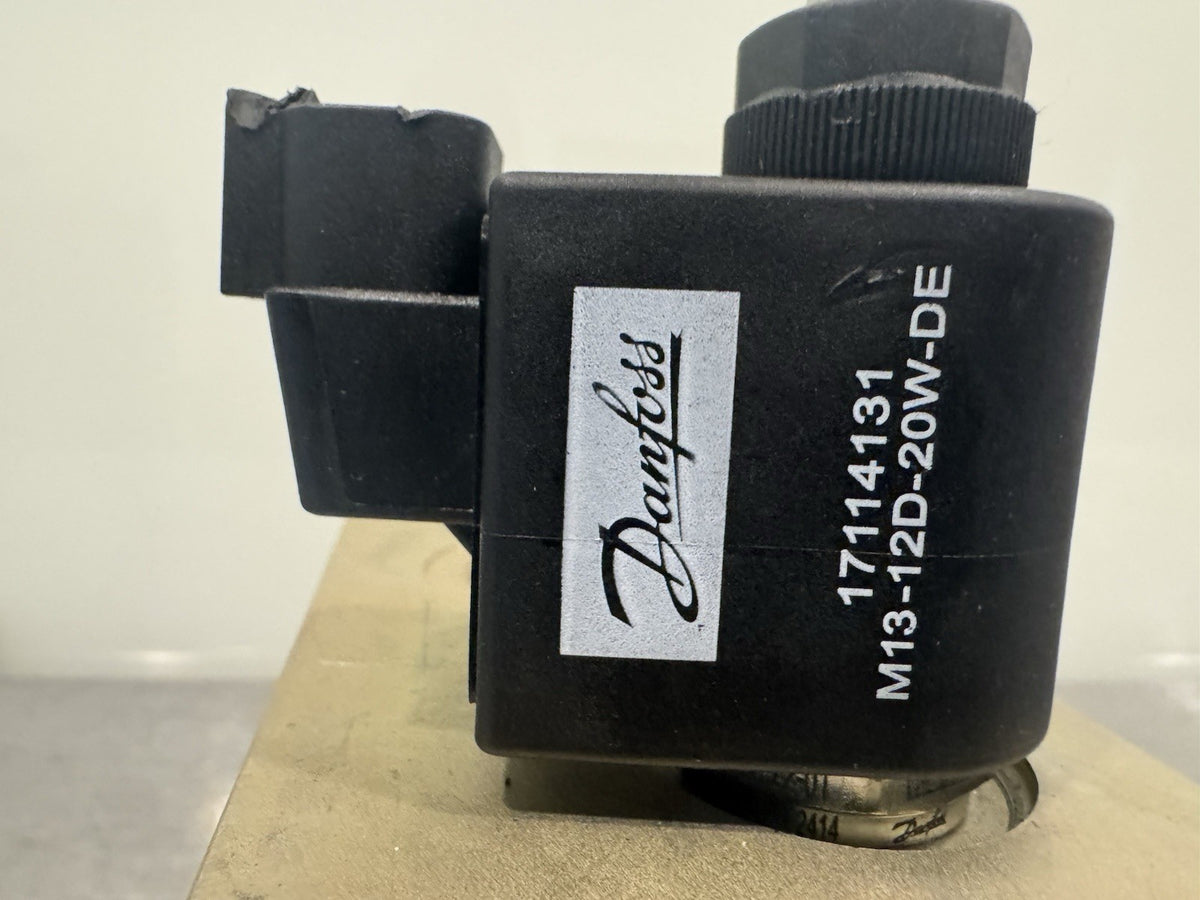 X05-FD16-S16S-1515-59-12D-DE-B Hydraulic Valve Comatrol 11148725 NEW!