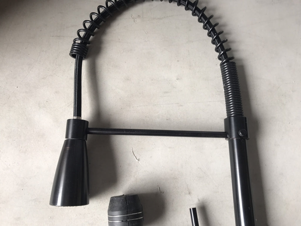 Kitchen Faucet Single Handle Pull Down Oil Rubbed Bronze NEW IN BOX