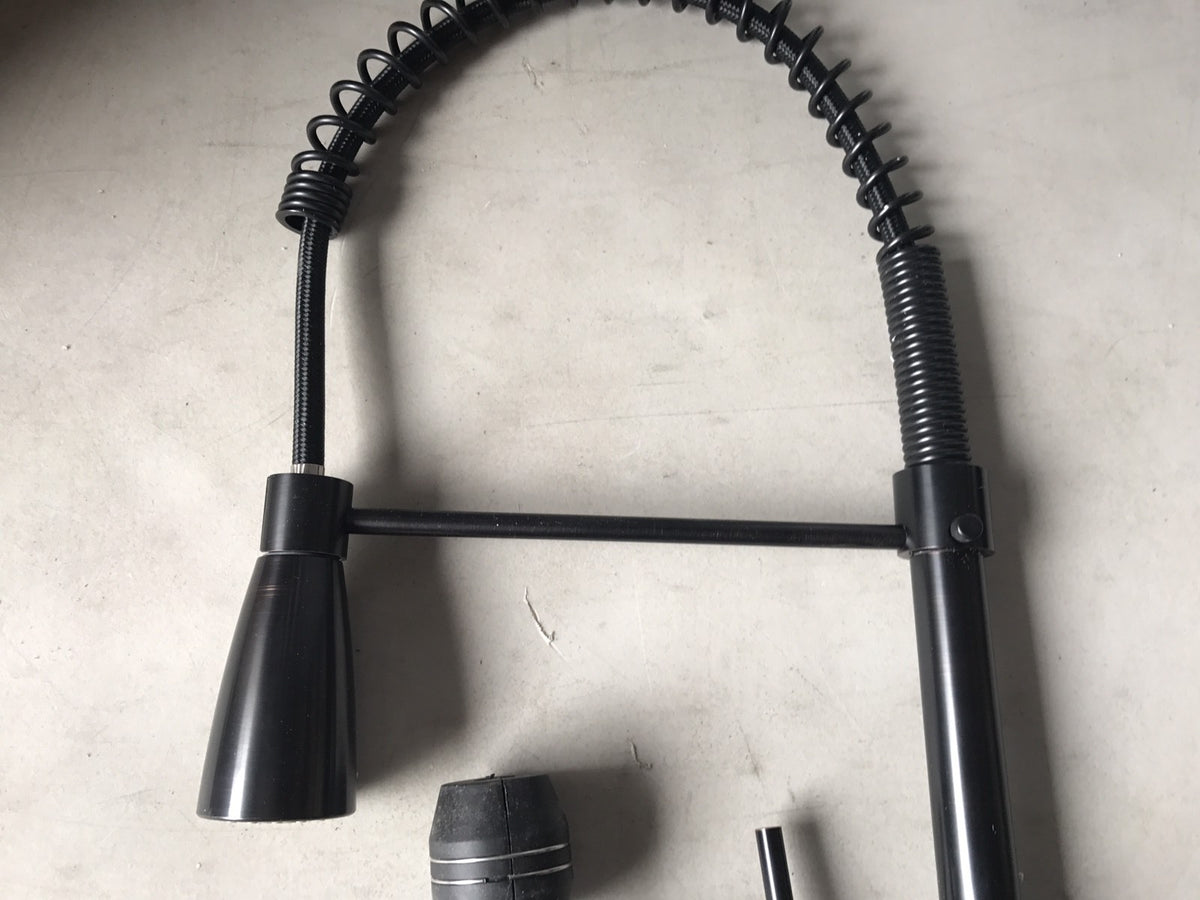 Kitchen Faucet Single Handle Pull Down Oil Rubbed Bronze NEW IN BOX