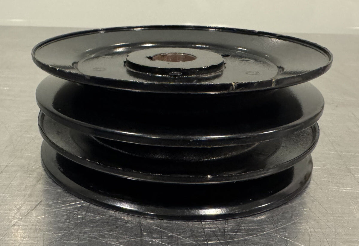 Cub Cadet IH-489395 Center Pulley 489395 NEW! FREE SHIPPING!