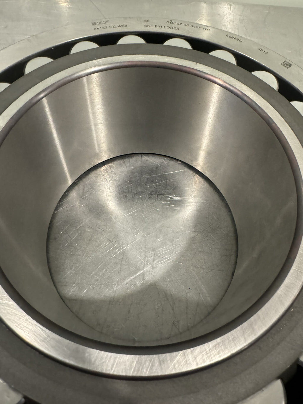SKF 24132 CC/W3 Spherical Roller Bearing NEW! FREE SHIPPING!