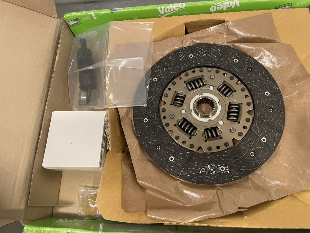 Valeo 52365201 Clutch Kit Toyota NEW IN BOX! FREE SHIPPING!