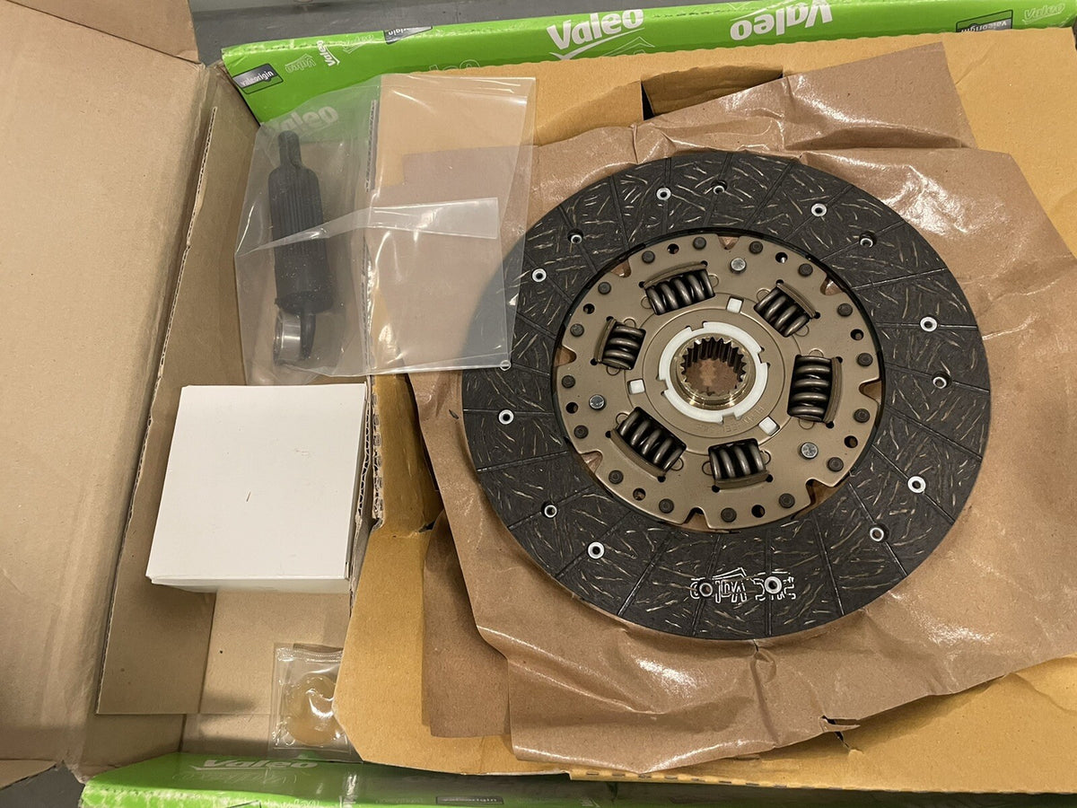 Valeo 52365201 Clutch Kit Toyota NEW IN BOX! FREE SHIPPING!