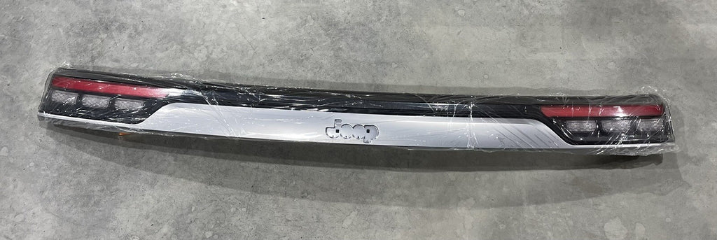 Jeep 534902900 Rear Light Assembly Strip W/ Chrome Trim NEW! FREE SHIPPING
