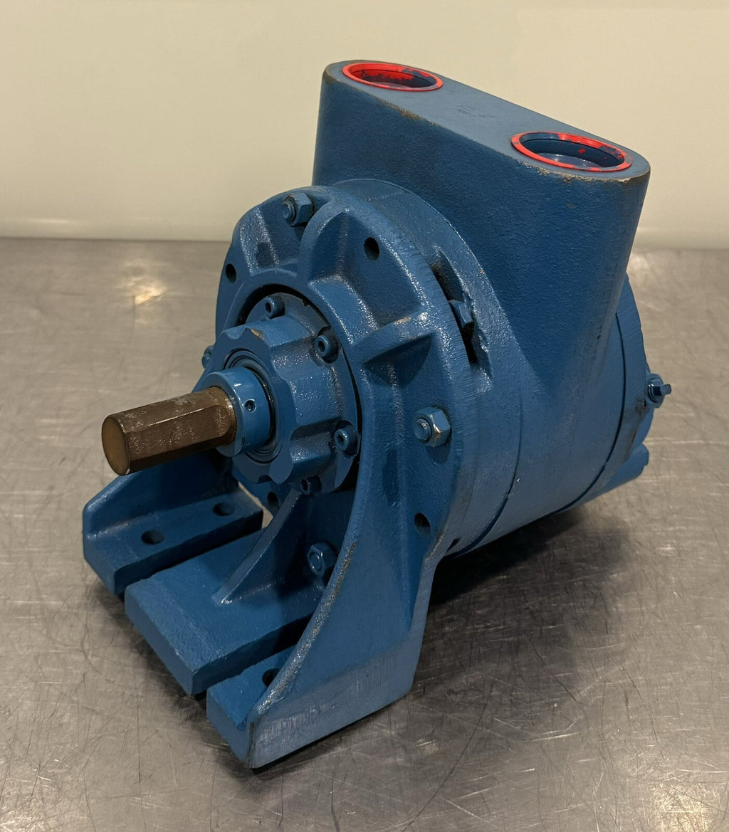 Tuthill 5C2EnV-C-7 Rotary Gear Pump NEW! FREE SHIPPING!