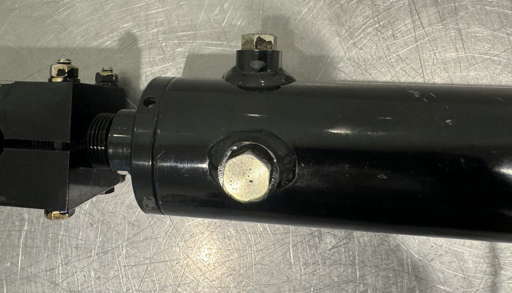 Hydraulic Cylinder 1.5” Rod 3” Bore 6 Port NEW! FREE SHIPPING!