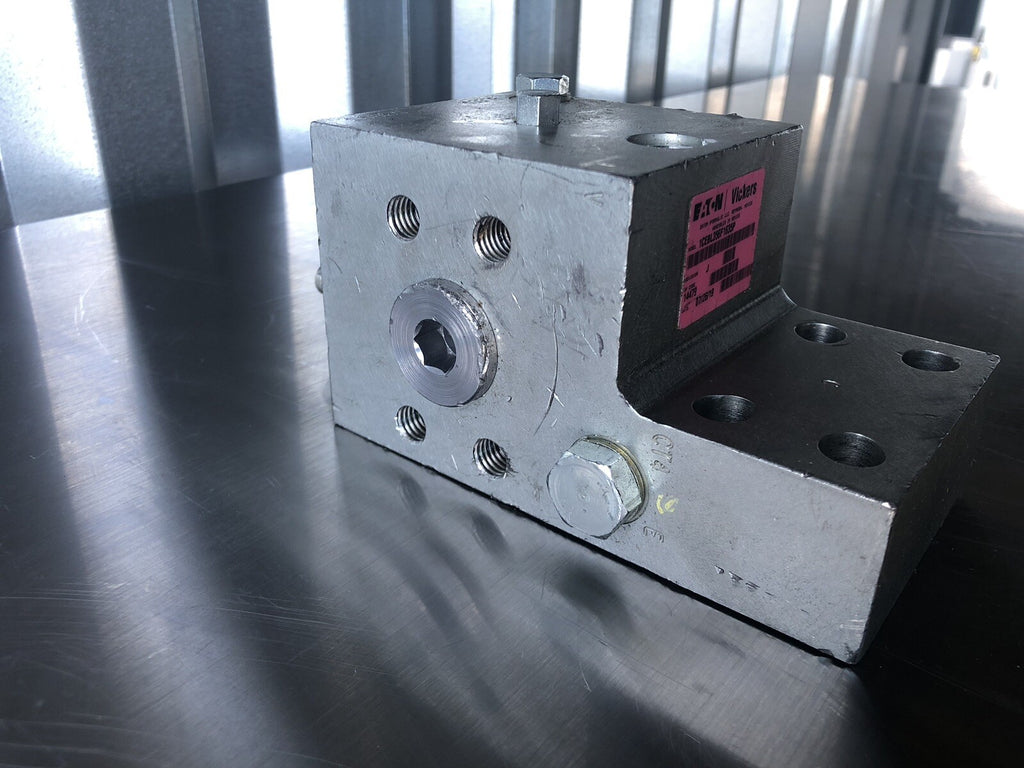 Eaton Vickers 1CEBL356F1635P Hydraulic Valve Block NEW!!! FREE SHIPPING!!!