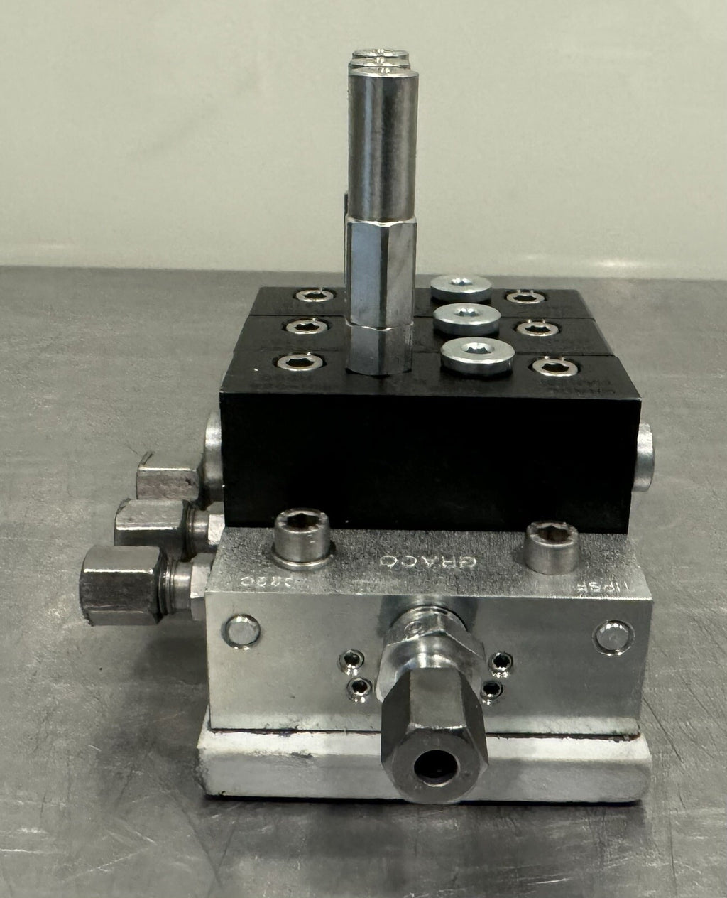 Graco Valve Block ASSY MHH-06S E23C C22C NEW! FREE SHIPPING!