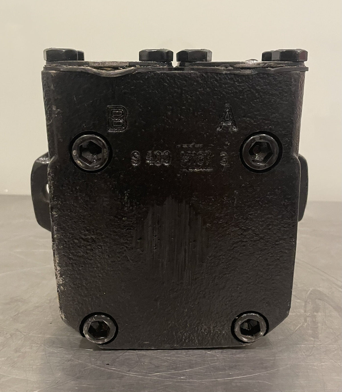 John Deere TA18090 Hydraulic Motor R902507319 Tapered Thread Shaft NEW!